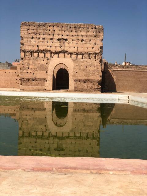 Les ruines du palais El Badi reflétées dans son bassin