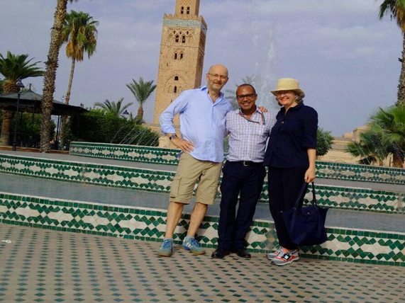 Vor der Koutoubia-Moschee